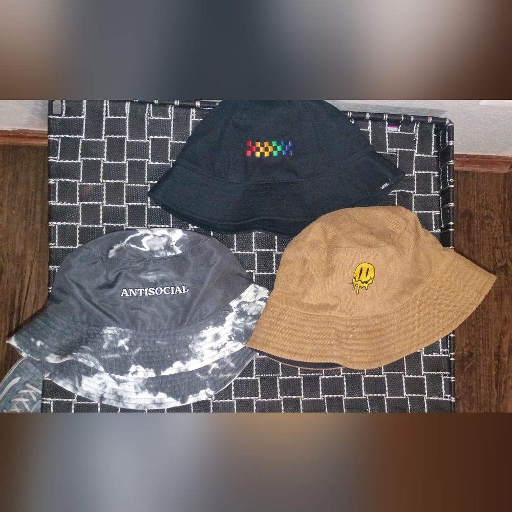 Preowned 3 Bucket hats
